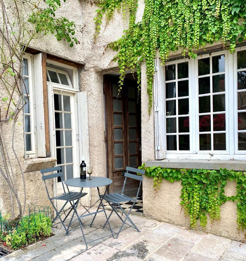 Stylish One Bedroom Apartment In A Lovely Village Saint-Vincent-Rive-d'Olt Exterior photo