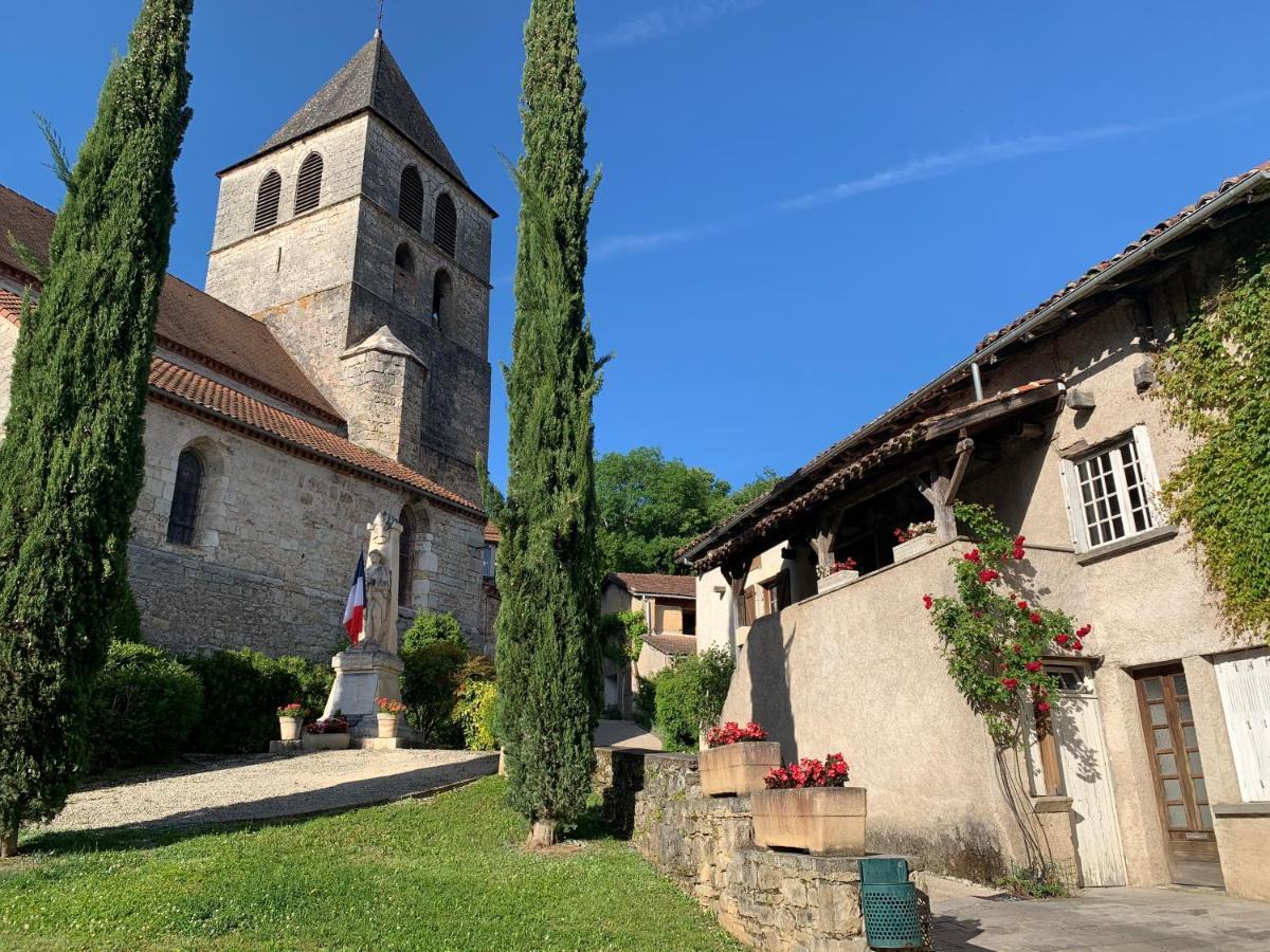 Stylish One Bedroom Apartment In A Lovely Village Saint-Vincent-Rive-d'Olt Exterior photo